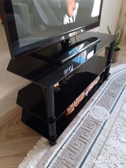 Тумба под телевизор