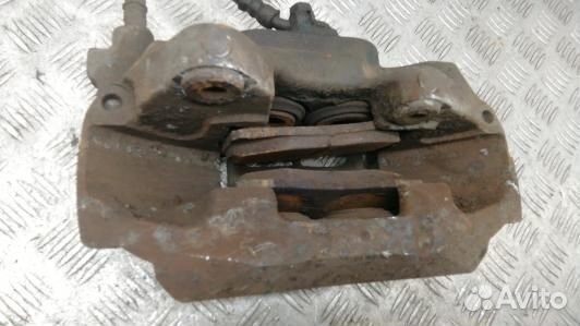 Суппорт тормозной передний правый lexus GS 3 (KEA1