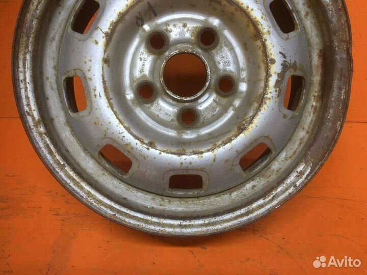 Есть дефект. 1 шт. Диски Volkswagen- R15 (5х112)