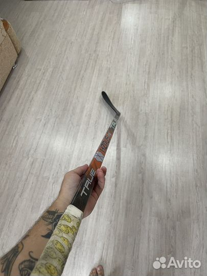 Клюшки хоккейные сломанные