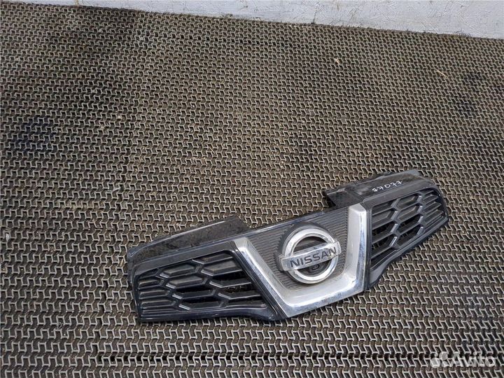 Решетка радиатора Nissan Qashqai, 2012
