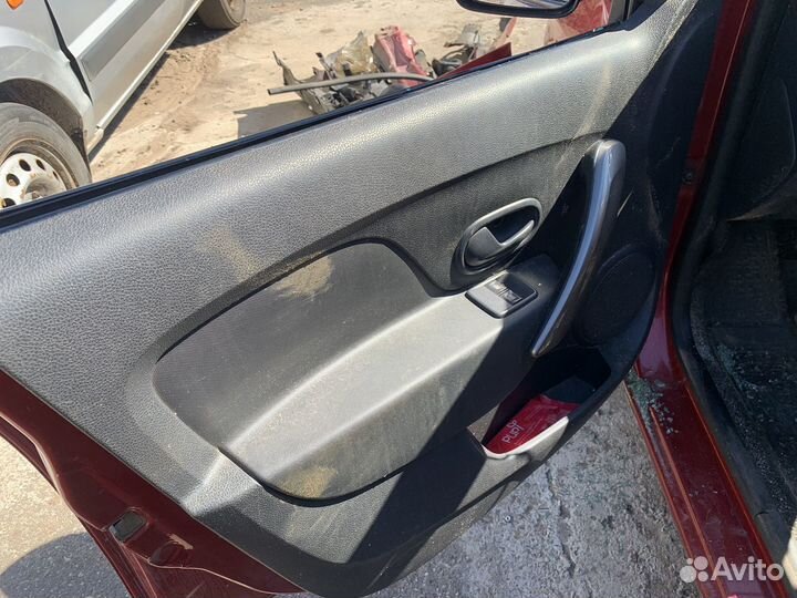 В разборе renault logan 2