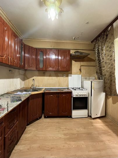 2-к. квартира, 52 м², 1/10 эт.