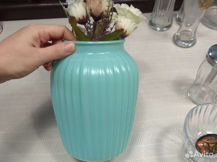 Стаканы, кружки, тарелки, посуда