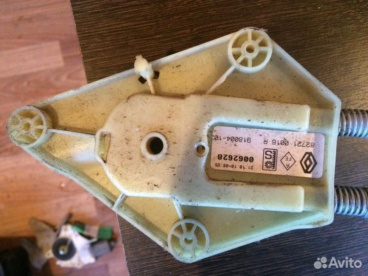 Электростеклоподъемник задний лев. Renault Fluence