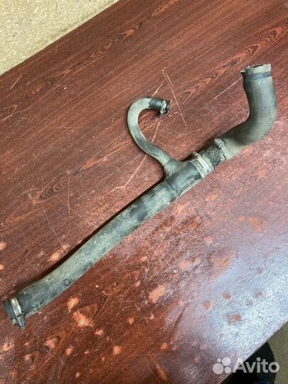 Патрубок радиатора ауди 80 б4