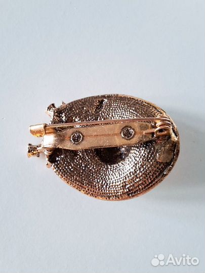 Брошь шляпка