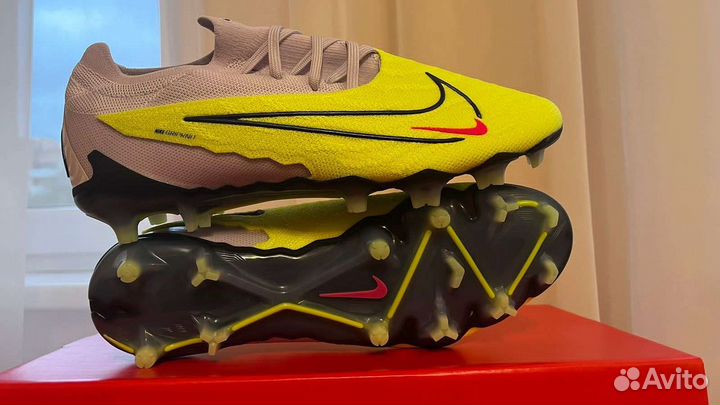 Футбольные бутсы Nike phantom