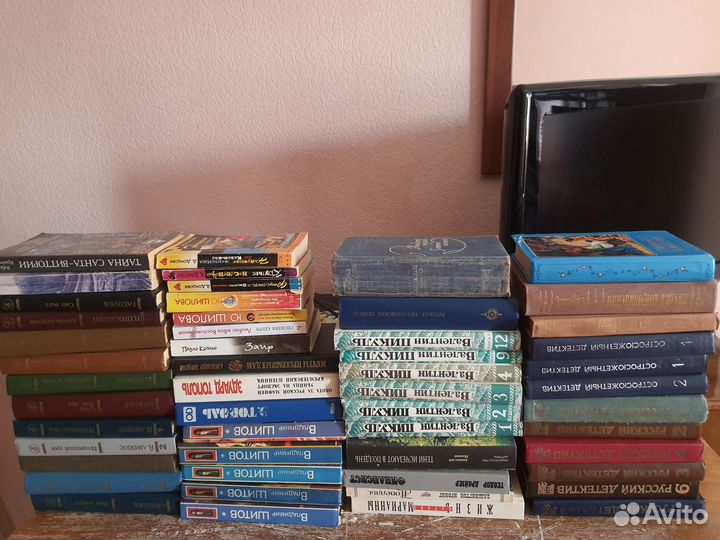 Продам книги