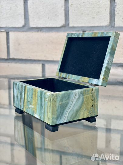 Шкатулка из натурального камня