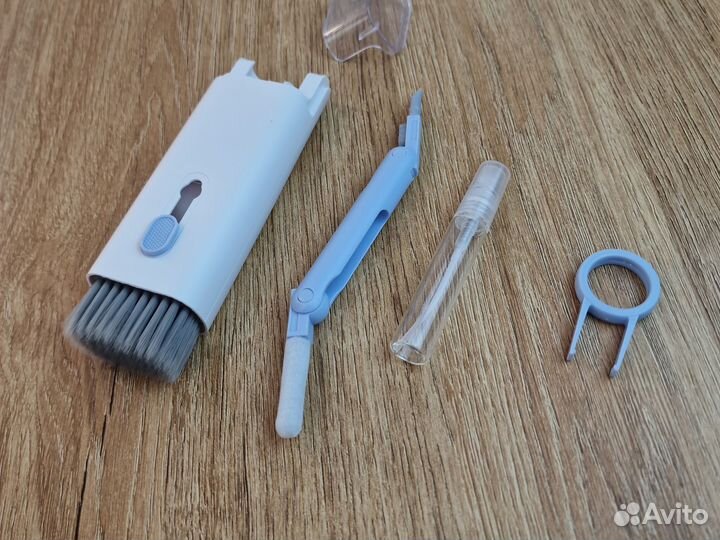 Щетка для телефона, наушников, клавиатуры