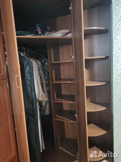 Угловой шкаф