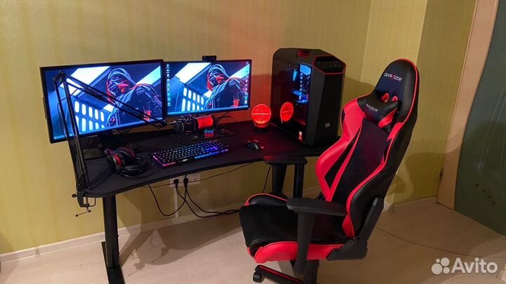 Компьютерный стол