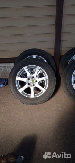 Зимняя резина 215 60 r16 на дисках Шкода