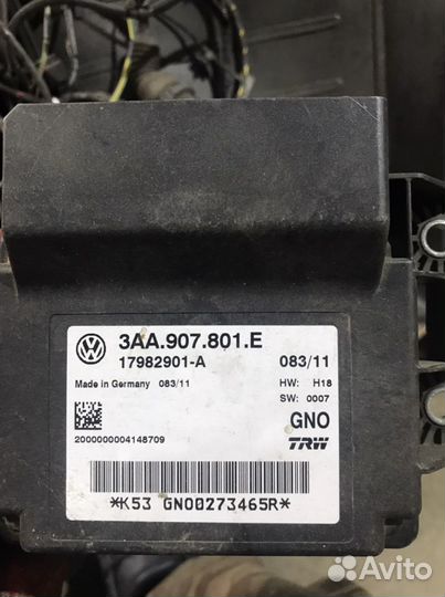 Блок управления ручника Volkswagen Passat Cc