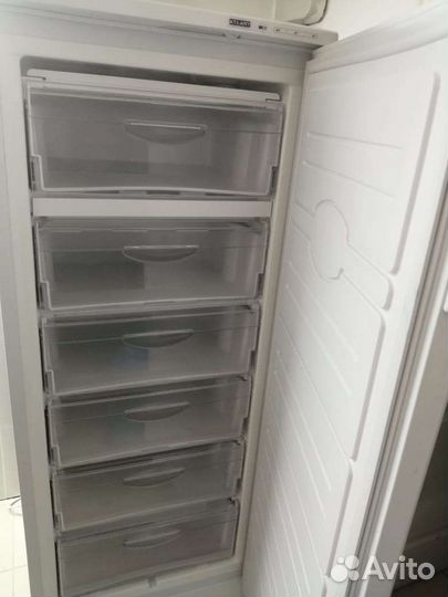 Холодильник атлант морозильник