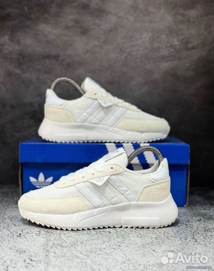 Женские кроссовки Adidas белые