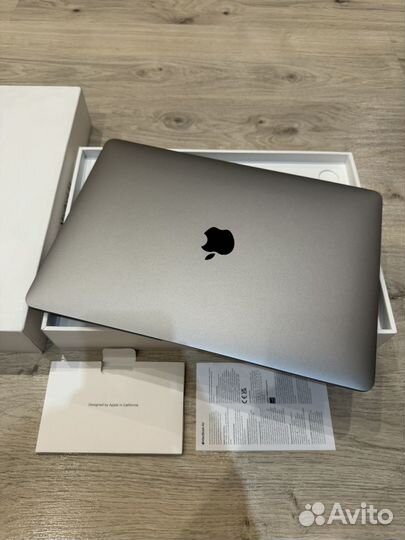 Продам MacBook AIR M1 Красавчик в Оригинале