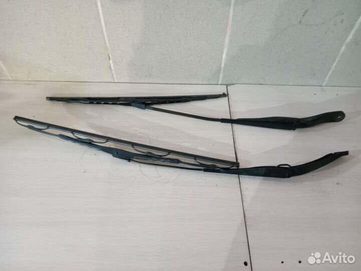 Поводок дворника на рено сандеро 2 2014г