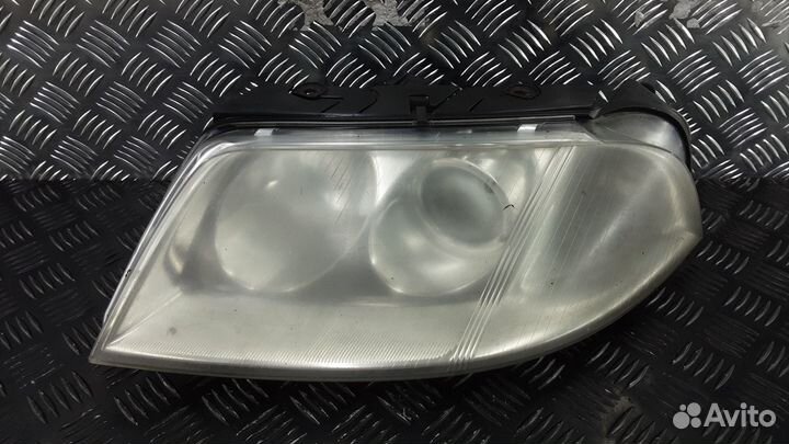 Фара левая на Volkswagen Passat B5