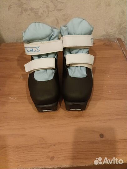 Лыжные ботинки