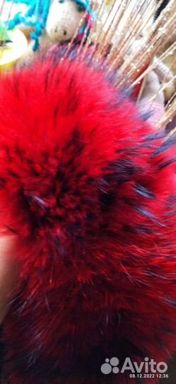 Воротник из меха енота