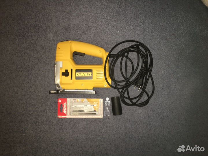 Лобзиковая пила De Walt DW 320 K