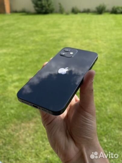 iPhone 12, 64 ГБ