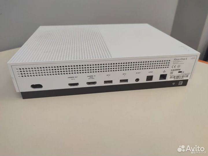 Игровая приставка Xbox One S 500Gb (Заводской)