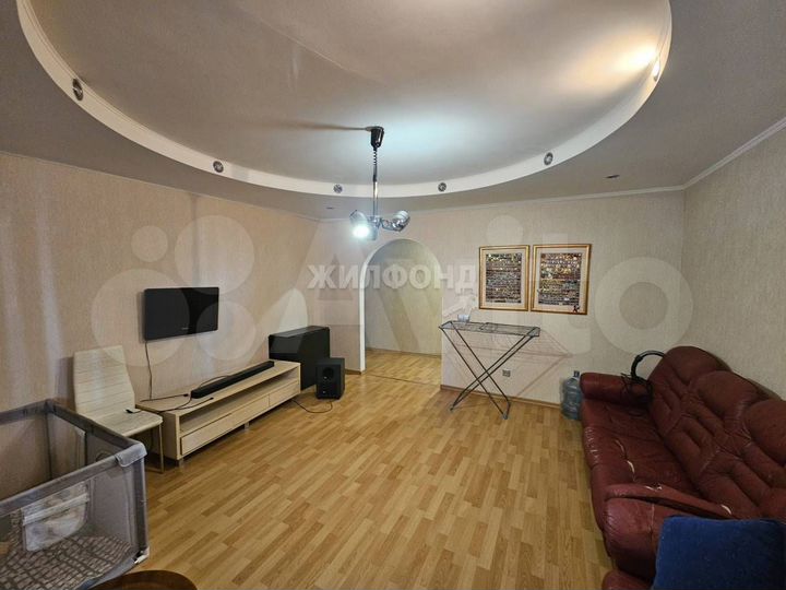 3-к. квартира, 103 м², 9/10 эт.