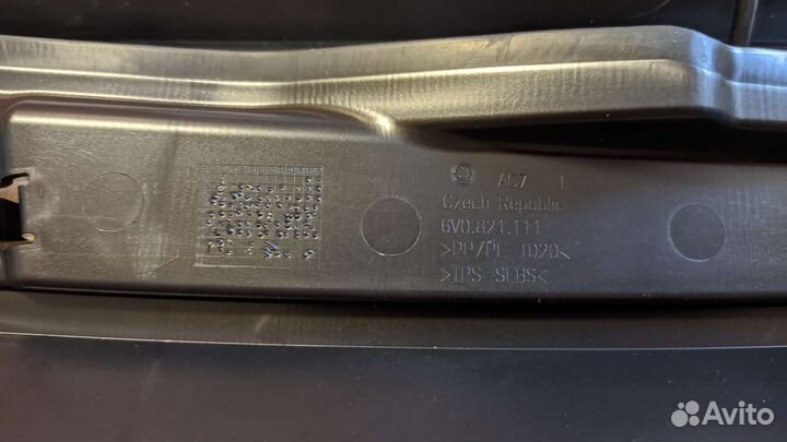 Замыкающая часть переднего крыла на Skoda Fabia