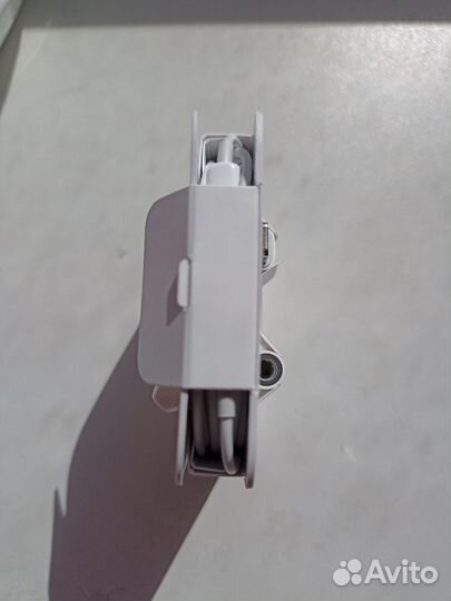 Наушники из комплекта к iPhone X c переходником