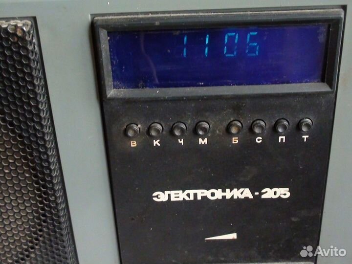 Трехпрограммный приемник с часами