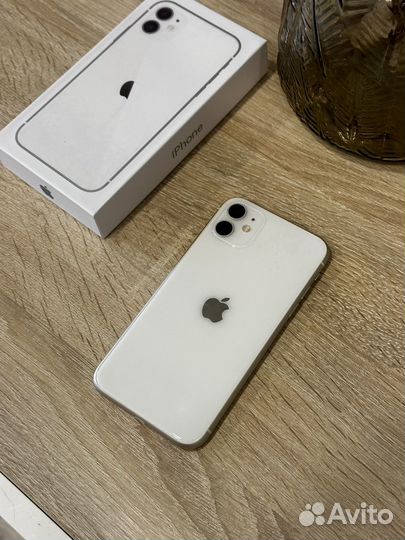 iPhone 11, 64 ГБ