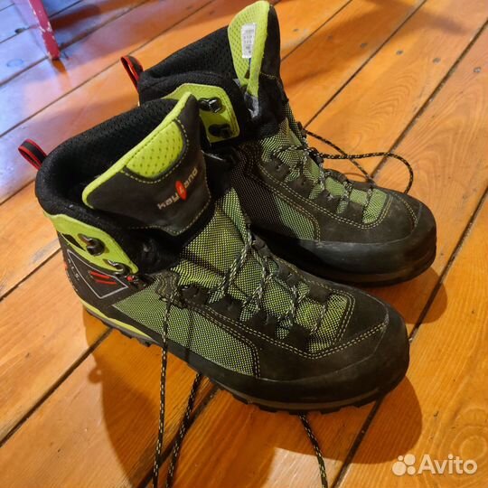 Горные ботинки