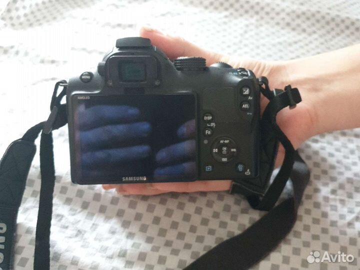 Зеркальный фотоаппарат Samsung NX10