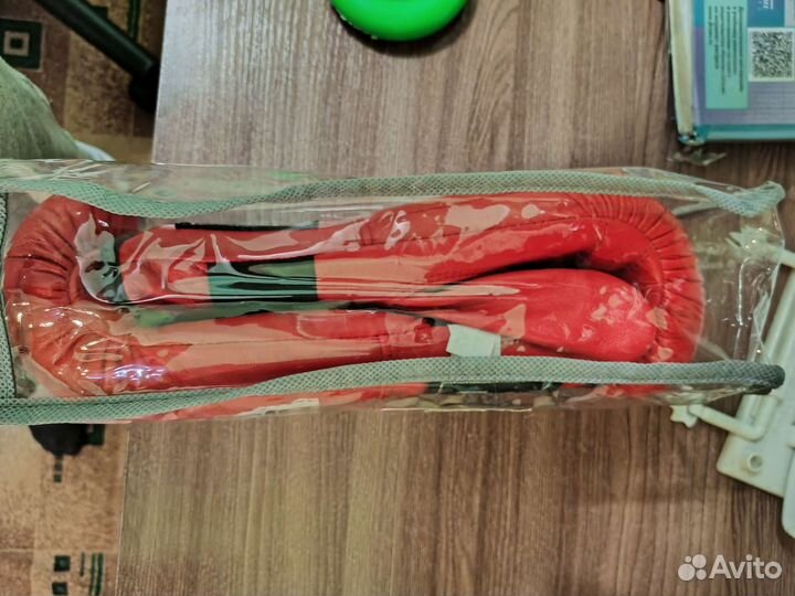 Боксерские перчатки