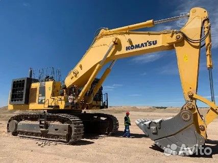 Машинист экскаватора на Liebherr R9100