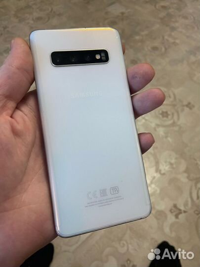 Samsung Galaxy S10, 8/128 ГБ