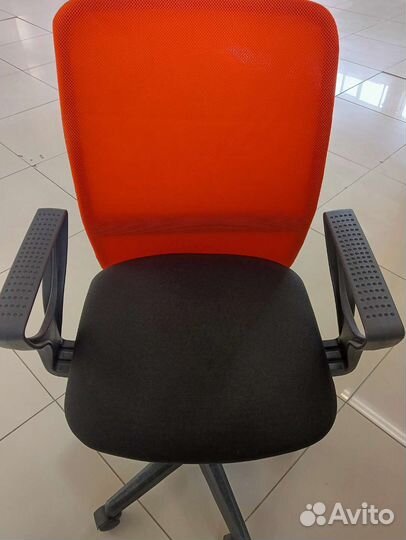 Компьютерное кресло новое