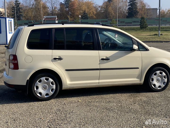 Volkswagen Touran 1.4 AMT, 2010, 281 000 км