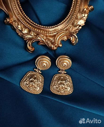 Серьги со львом