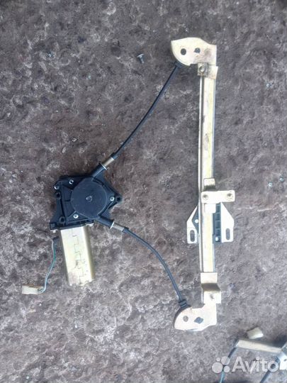 Стеклоподъемник электрический передний правый LADA
