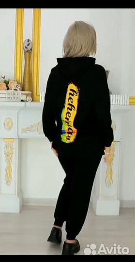 Спортивный костюм женский