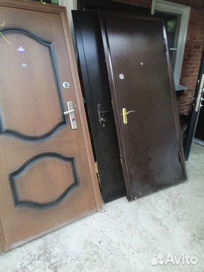 Дверь входная металлическая от застройщика
