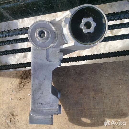 Ролик натяжной c механизмом натяжения