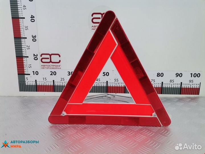 Знак аварийной остановки Volkswagen Golf 3 2000