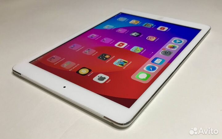 iPad Air 64GB Wi-Fi + SIM Отличный + стилус