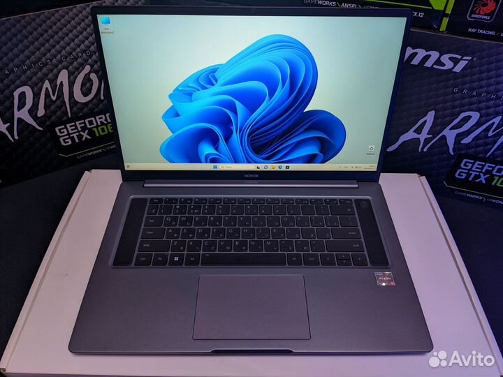 Новый ноутбук Honor 16.1