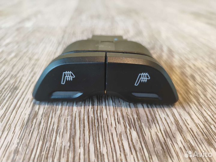 Кнопки обогрева передних сидений Лада Vesta